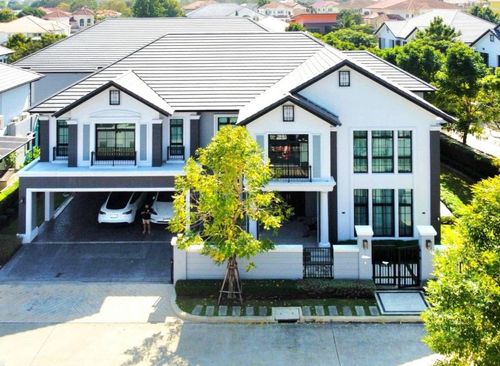 ● Modern Luxury ● 2 -story detached house, 5 bedrooms 8 parking | 219.80 sq.w. 658.00 sq.m. | Near Plearnari Mall 8 minutes, Thanom Mit Market 8 minutes, Ram Inthra Sports Center 8 minutes  