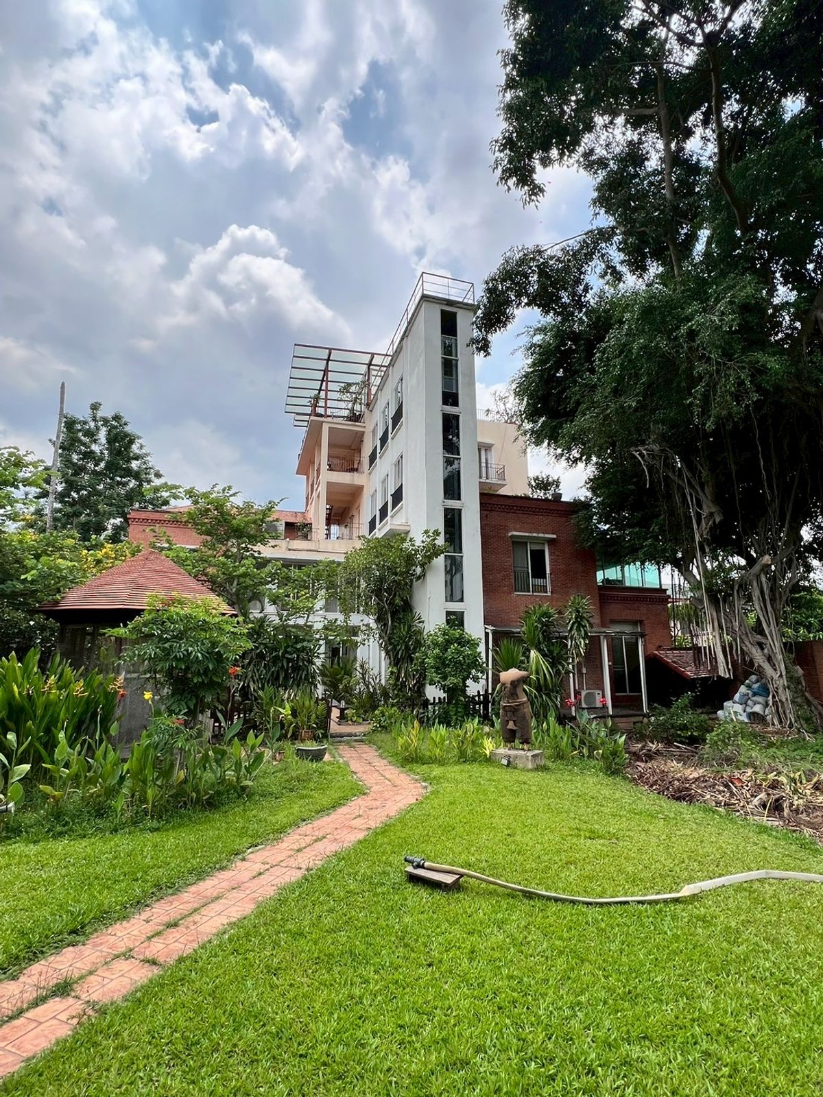 Rent a 5 -story detached house with a lift. There is a swimming pool in Soi Chaeng Watthana 13. Attached to the government center Near the international school – รูปที่ 3