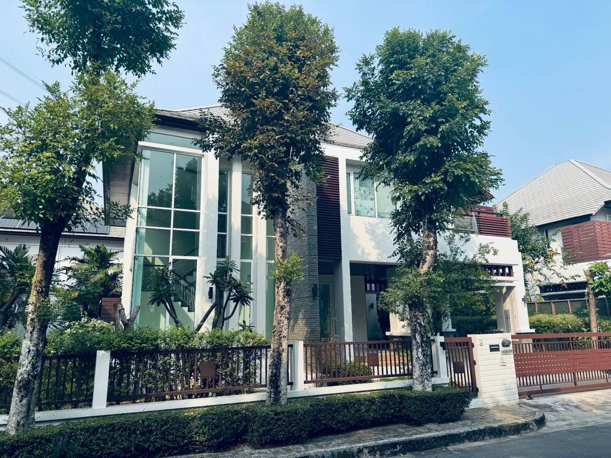 ❖ Stylish House ❖ 2 -story detached house | Size 95.00 sq.w., living space 380 sq.m. | 3 bedrooms, 3 bathrooms, 2 parking spaces | Near the Expressway Chalerm Mahanakorn and Motorway, Ram University, Mega Bangna ❖ Stylish House ❖ 2 -story detached house | Size 95.00 sq.w., living space 380 sq.m. | 3 bedrooms, 3 bathrooms, 2 parking spaces | Near the Expressway Chalerm Mahanakorn and Motorway, Ram University, Mega Bangna