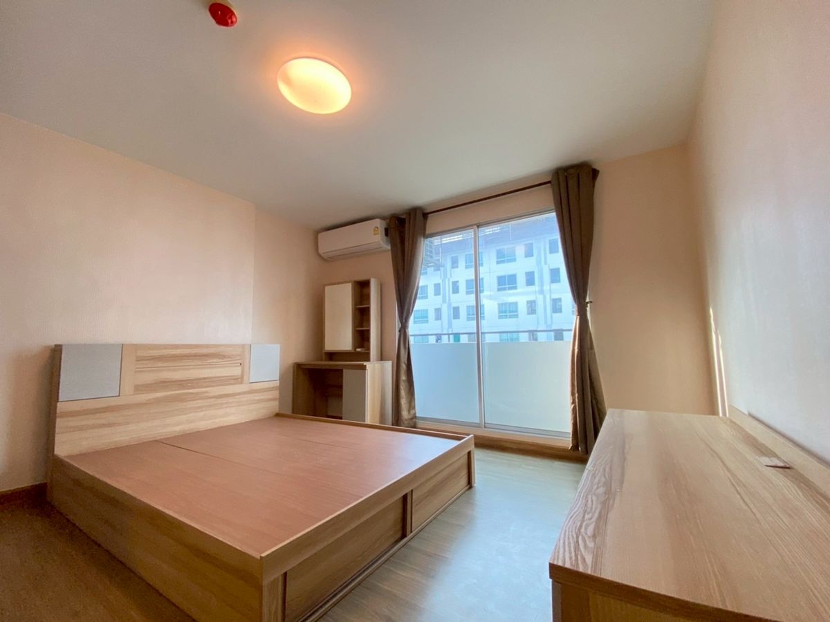 Unbeatable Deal!! Fully Furnished and Move-In Ready!! Plum Condo Phaholyothin 89 for Sale – Brand New Condition! Never rented out, never lived in, no outstanding maintenance fees. Wallpaper and curtains already installed — just bring your bags!