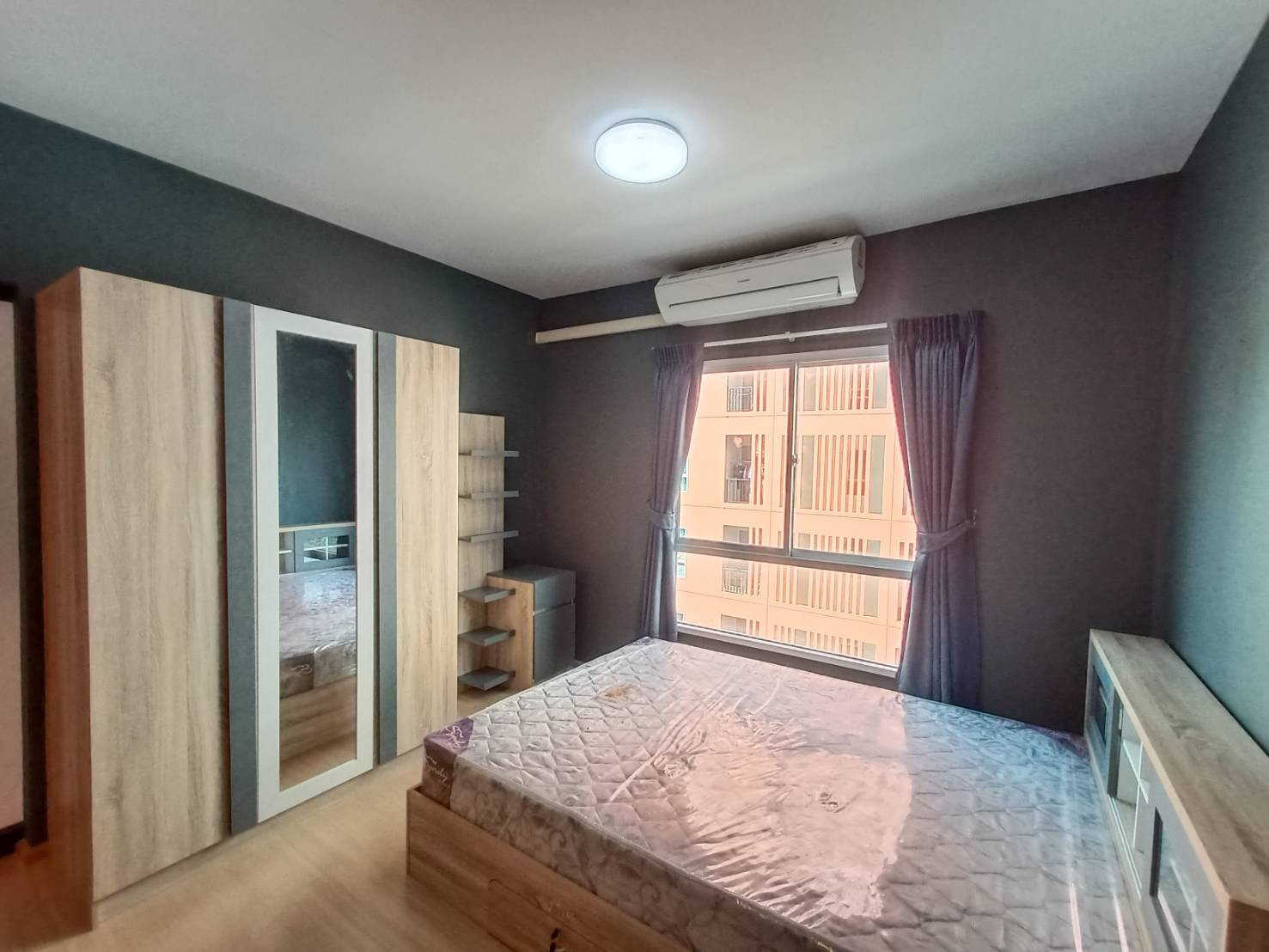 Selling a new room  Never lived and rented Unio Charan 3 (28 sqm), Building D 3, near MRT Tha Phra