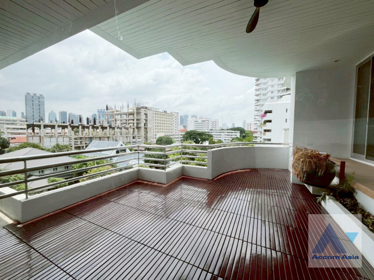 🔼 AccomA 🔽 Big Balcony 4 Bedrooms Apartment for Rent in Sathorn, Bangkok near BTS Chong Nonsi at Private Low-Rise Residence Only 7 Units in Project (AA44284)