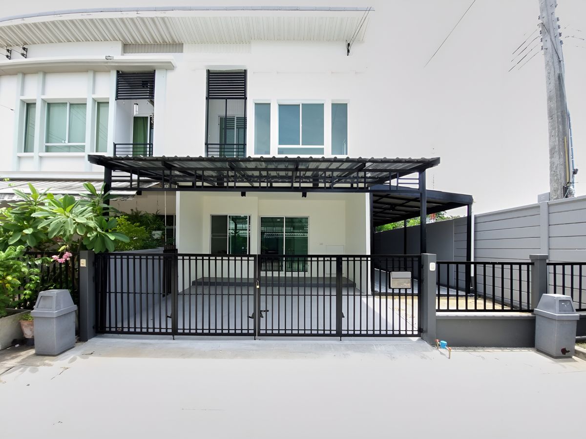 Rent / sell 2 -story townhome behind The Pleno Ring - Ram Inthra near Fashion Island