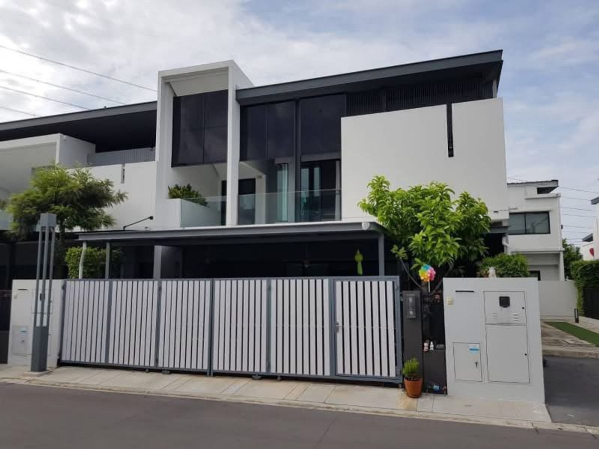 ❖ Corner Unit ❖ 2 -storey detached house, size 41.20 sq.w., usable area 225.00 sq.m. | 3 bedrooms, 4 bathrooms, 3 parking spaces | Near Mega Bangna 500 meters, IKEA, Bangna 500 meters ❖ Corner Unit ❖ 2 -storey detached house, size 41.20 sq.w., usable area 225.00 sq.m. | 3 bedrooms, 4 bathrooms, 3 parking spaces | Near Mega Bangna 500 meters, IKEA, Bangna 500 meters