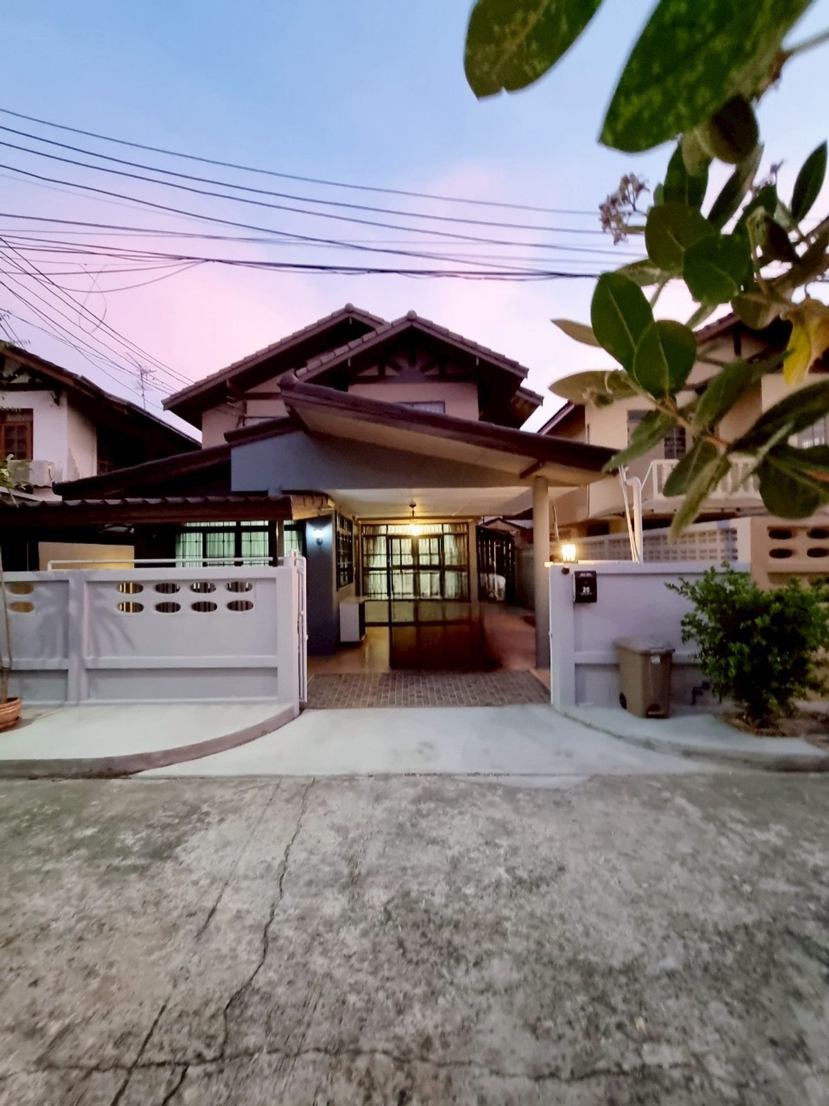 2 storey detached house for rent in Soi Lasal, near BTS, Srilasal, size 45 sq.w., 30,000 baht / month 2 storey detached house for rent in Soi Lasal, near BTS, Srilasal, size 45 sq.w., 30,000 baht / month