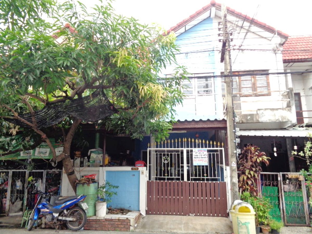 🚩 H1250 Townhouse for sale 17 square meters, Patcharat Khubon Village 27, separate 31, a lot of usable space  Full adding at