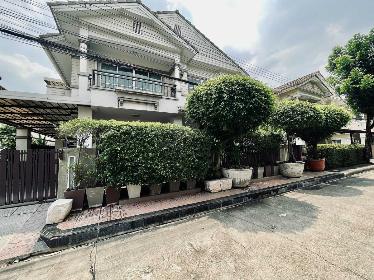 ขายบ้านเดี่ยว หมู่บ้านสกุลธร วัชรพล 2/3 260 ตร.ม. ใกล้ BTS วัชรพล ขายบ้านเดี่ยว หมู่บ้านสกุลธร วัชรพล 2/3 260 ตร.ม. ใกล้ BTS วัชรพล