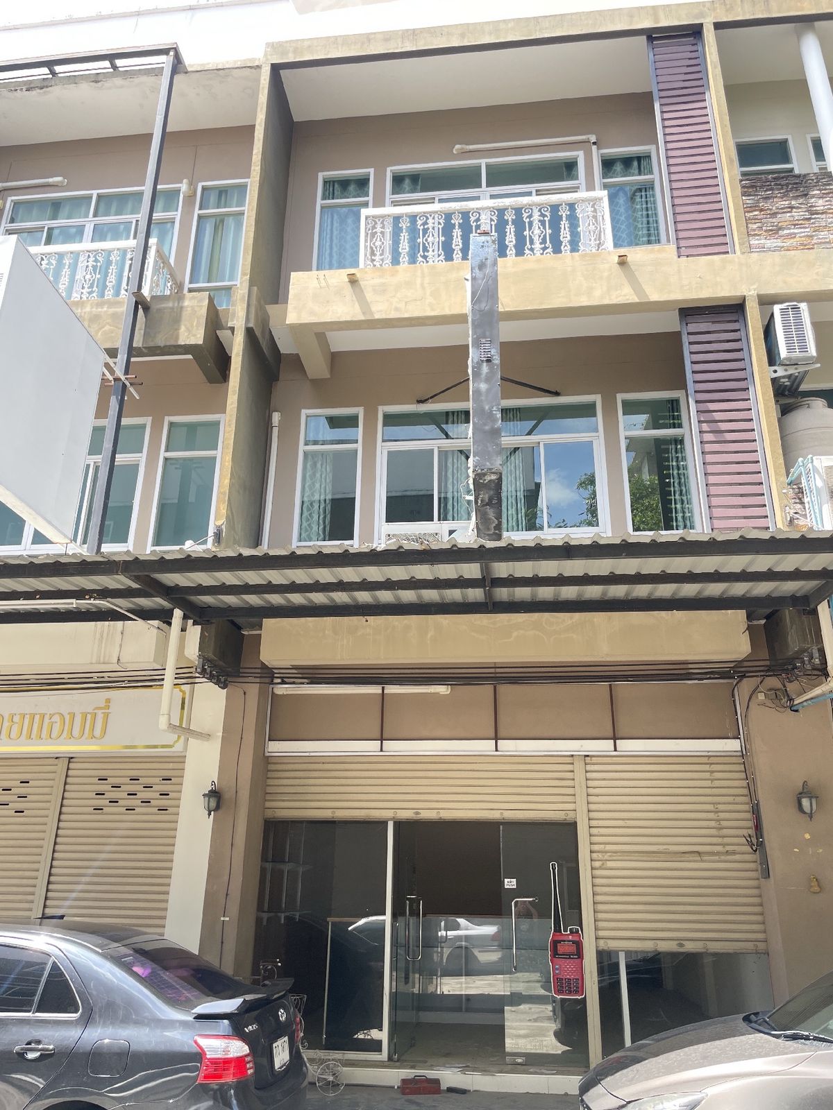 Hot Sale Shop House 18 sqw 3 Storey for #home office near kad Ruamchok # Junction near # Crntral Festival #special price