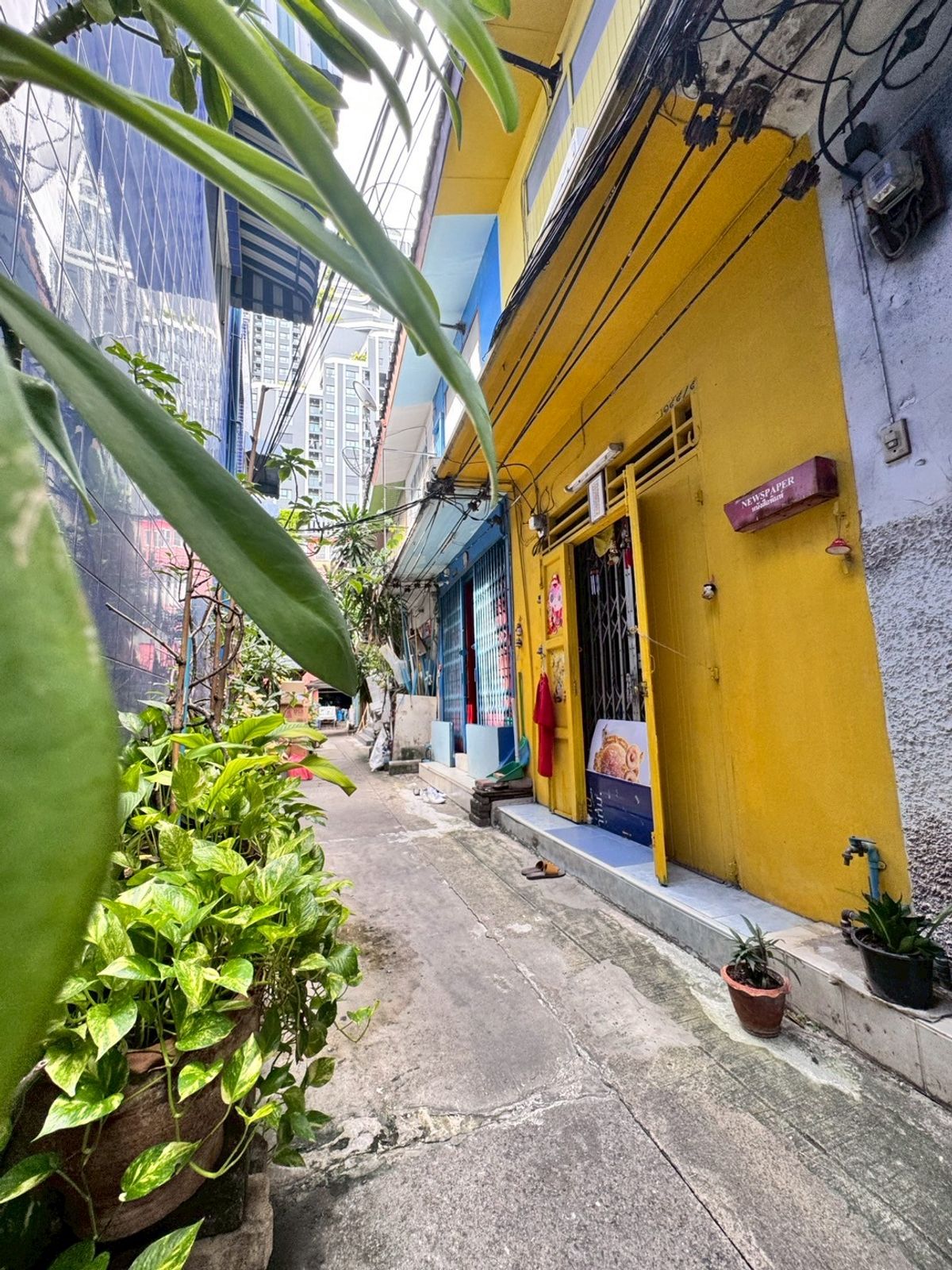 Selling a commercial building in Soi Chinda Thawin, Maha Phruetharam Subdistrict, Bang Rak, good location near the Golden line (N.1598) Selling a commercial building in Soi Chinda Thawin, Maha Phruetharam Subdistrict, Bang Rak, good location near the Golden line (N.1598)