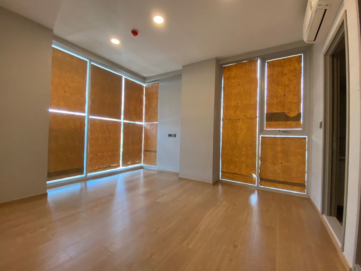 Concept “Tropical Green + Iconic White” Chewathai Residence Thonglor (2 bedrooms)