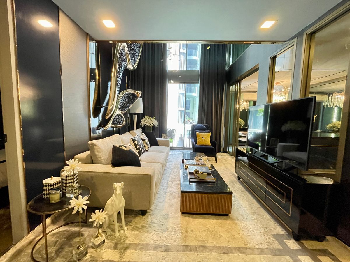 Rental of Duplex Ashton 41 luxury condo, walk into the pool from a private balcony in the living room. Decorate the sample room Rental of Duplex Ashton 41 luxury condo, walk into the pool from a private balcony in the living room. Decorate the sample room