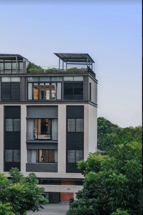 ขายบ้านตัวอย่าง โครงการ AIRES Rama 9 — ทาวน์โฮมหรู 3.5 ชั้น ตกแต่งครบ พร้อมเข้าอยู่”
