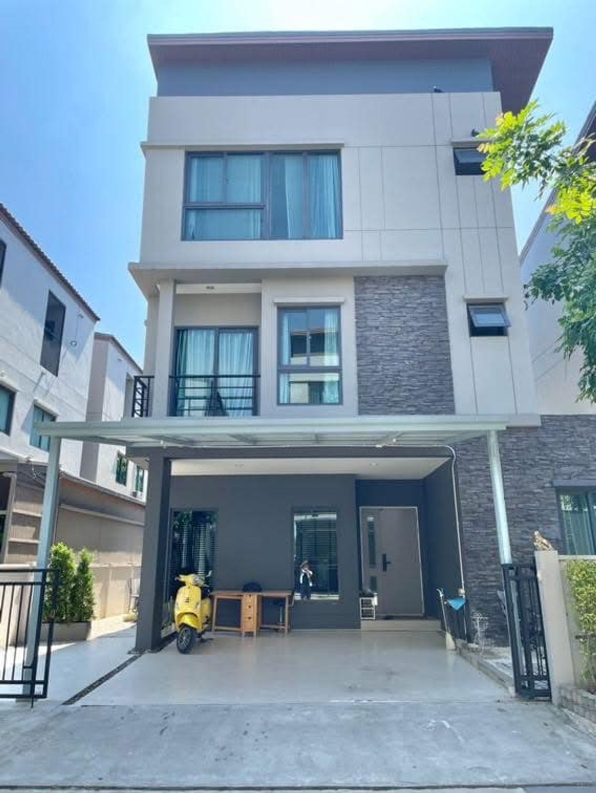 ⭐️❇️ 🐶 House for rent Ban Klang Mueang Edition, Rama 9 - Krungthep Kreetha, beautiful decoration, spacious living space Convenient to travel Pet  