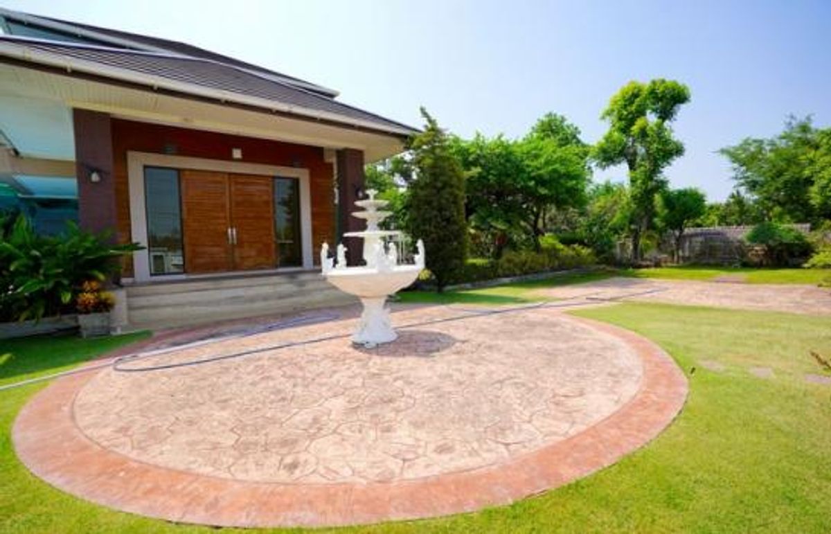 ลดราคาพิเศษ บ้านปัญญาอินทรา เฟส 4  บ้านหรู อยู่สะบาย เดินทางสะดวก 7-8 ห้อง จอดรถ 6 คัน ราคาพิเศษ 39 ลบ – รูปที่ 2