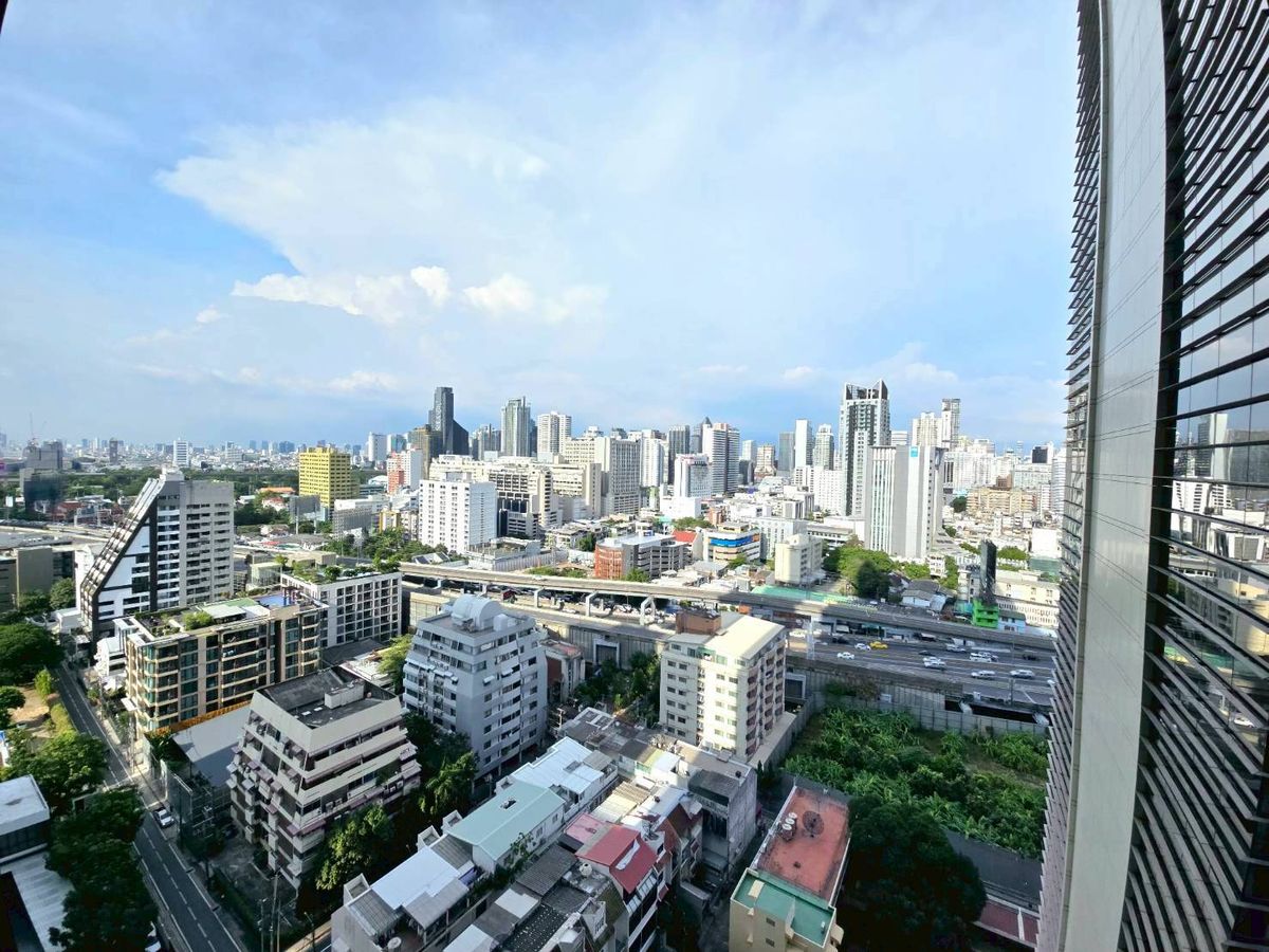 ♤ Rare Unit ♤ ชั้น 15+ พื้นที่ใช้สอย 117.00 ตร.ม. | 2 ห้องนอน 2 ห้องน้ำ | คอนโดมีSkywalk เชื่อมเข้า BTS เพลินจิตและ Central Embassy – รูปที่ 2