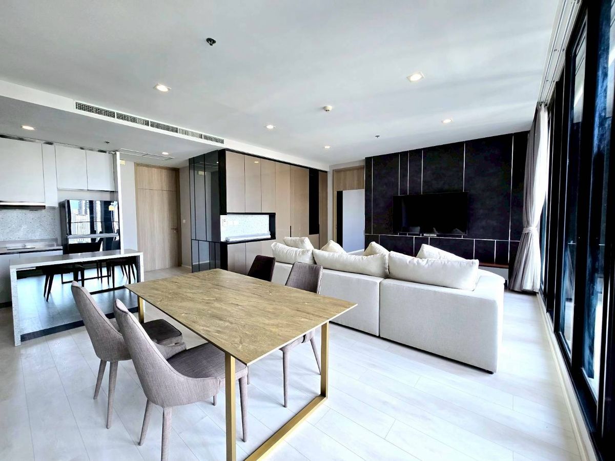 ♤ Rare Unit ♤ Floor 15+ Usable space 117.00 sq.m. | 2 bedrooms, 2 bathrooms | Condo with Skywalk connecting BTS Ploenchit and Central Embassy ♤ Rare Unit ♤ Floor 15+ Usable space 117.00 sq.m. | 2 bedrooms, 2 bathrooms | Condo with Skywalk connecting BTS Ploenchit and Central Embassy