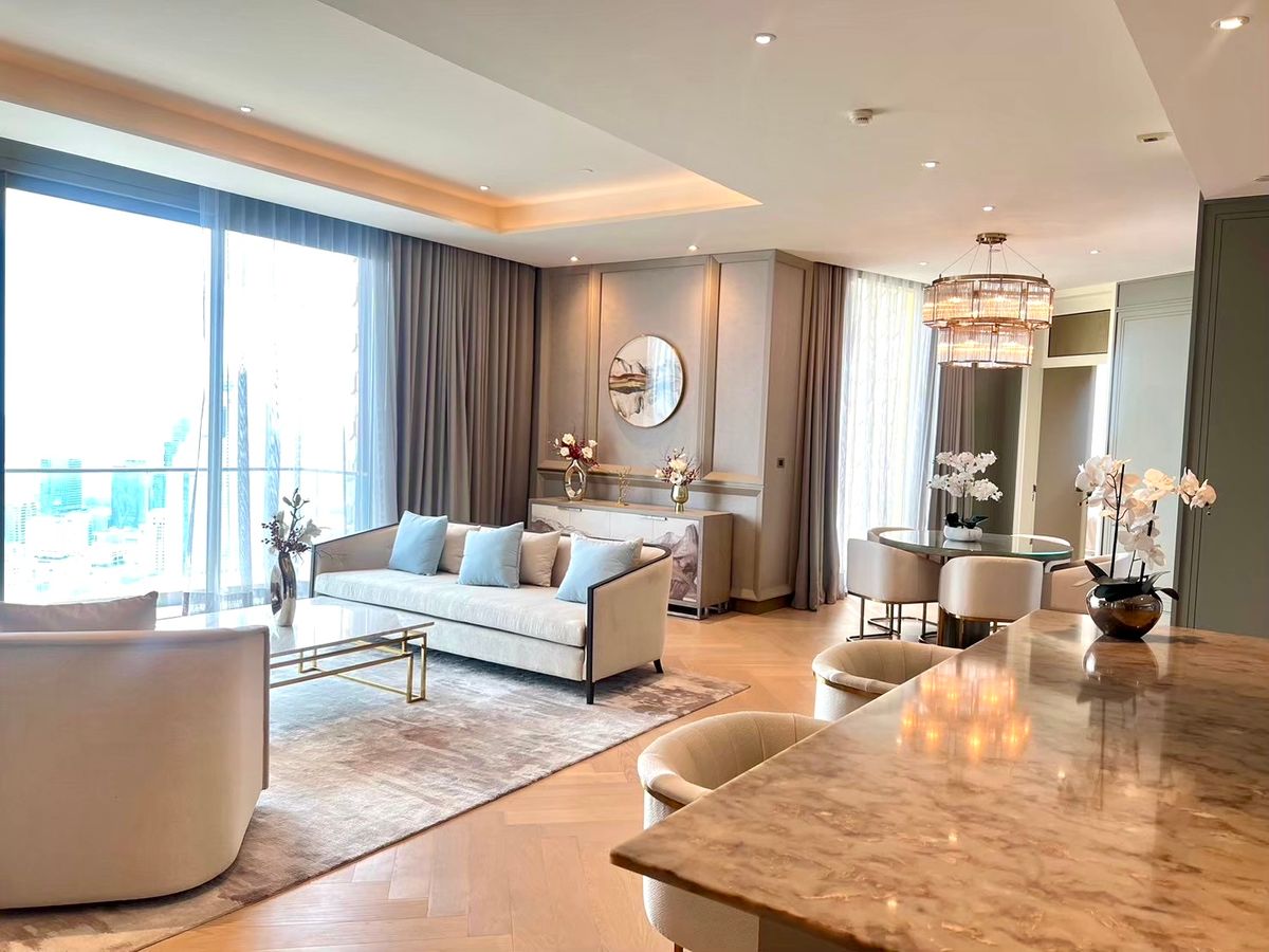 The Residences at Mandarin Oriental Bangkok: 6BED 7BATH 605SQM.  4x fll. 1,900,000/MET. AM: 0656199198