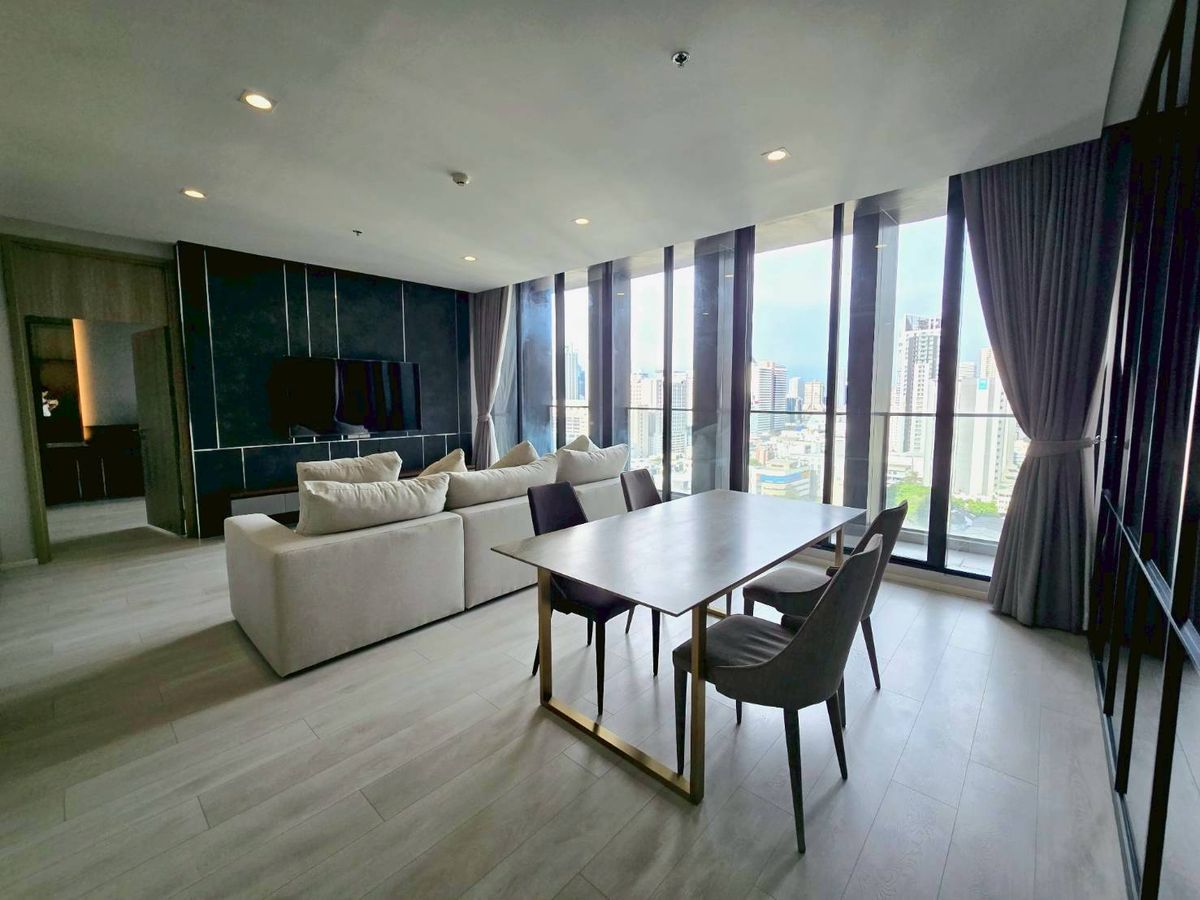 ♤ Rare Unit ♤ ชั้น 15+ พื้นที่ใช้สอย 117.00 ตร.ม. | 2 ห้องนอน 2 ห้องน้ำ | คอนโดมีSkywalk เชื่อมเข้า BTS เพลินจิตและ Central Embassy – รูปที่ 3