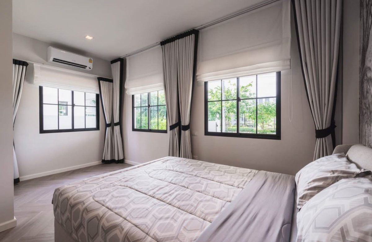 ♕ Modern French Style ♕ บ้านเดี่ยว 2 ชั้น | ขนาด 107.70 ตร.ม. พื้นที่ใช้สอย 354.00 ตร.ม. | 4 ห้องนอน 5 ห้องน้ำ 3 ที่จอดรถ | ใกล้ถนนกาญจนาภิเษก, ตลาดธนบุรีสนามหลวง 2 km. – รูปที่ 3