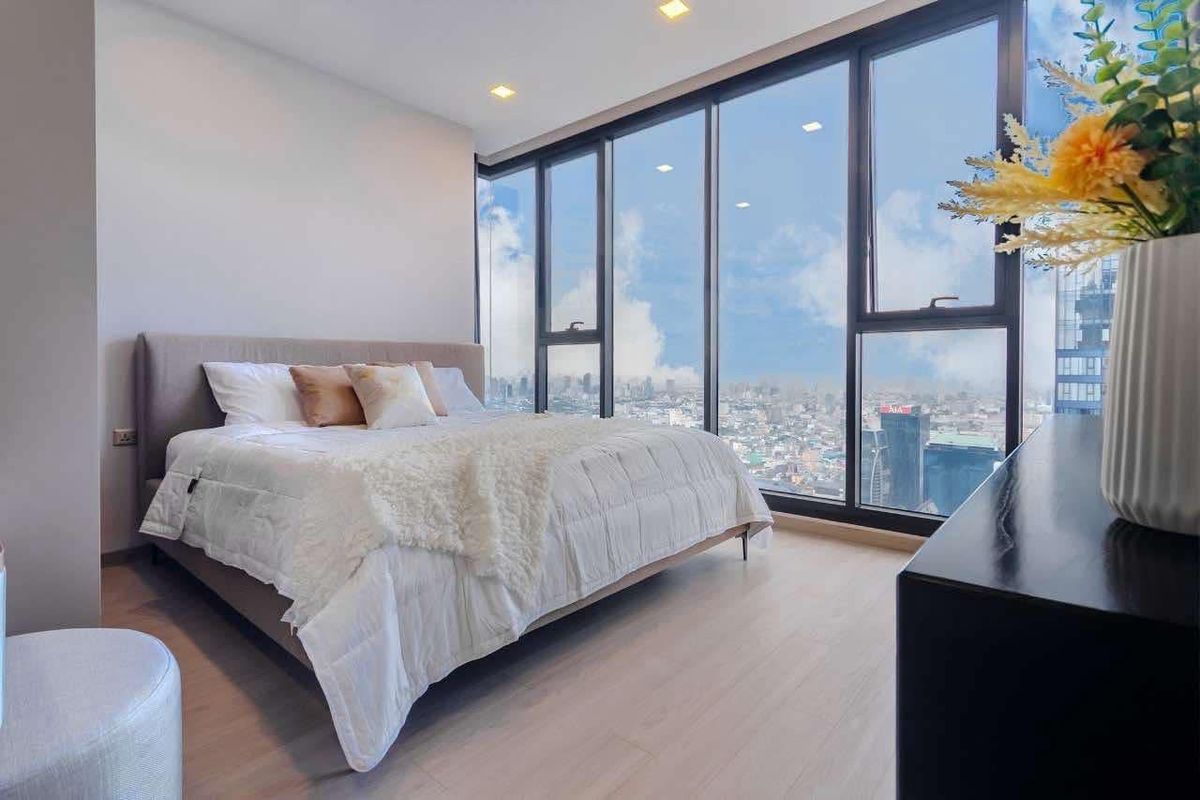 ♦ Prime Location ♦ ชั้น 55++ 93.50 ตร.ม. | 3 ห้องนอน 3 ห้องน้ำ | คอนโดหรูที่สูงที่สุดในพระราม9 ใกล้ MRT ติด Central Rama 9 ♦ Prime Location ♦ ชั้น 55++ 93.50 ตร.ม. | 3 ห้องนอน 3 ห้องน้ำ | คอนโดหรูที่สูงที่สุดในพระราม9 ใกล้ MRT ติด Central Rama 9