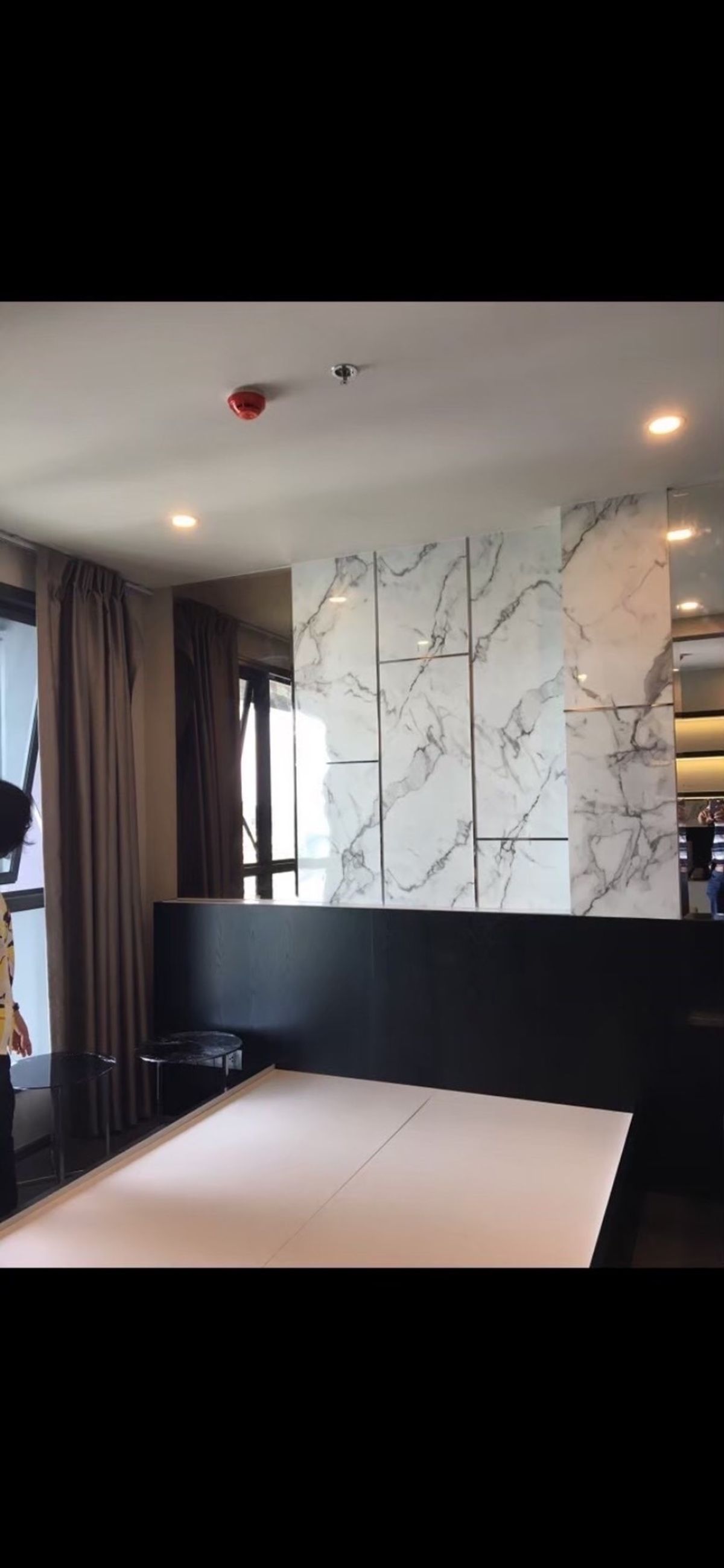 Selling with the renter IDEO Q Siam - RachaTewi, 29, 29.5 sqm east Selling with the renter IDEO Q Siam - RachaTewi, 29, 29.5 sqm east