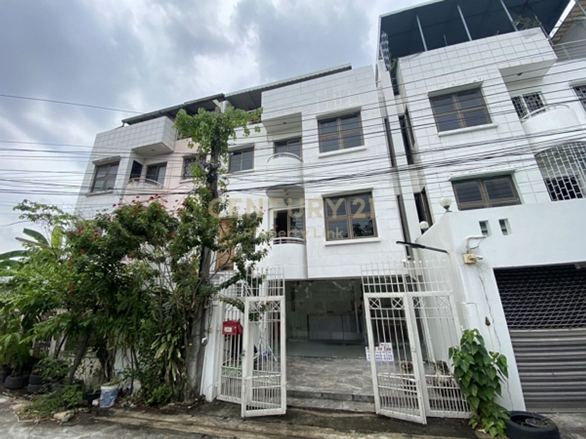 โอกาสทอง! ทาวน์โฮม 3 ชั้น ทำเลดี ซอยอินทามระ 40 ขนาด 23.8 ตร.วา พื้นที่ใช้สอย 500 ตร.ม. No.59-TH-68008 โอกาสทอง! ทาวน์โฮม 3 ชั้น ทำเลดี ซอยอินทามระ 40 ขนาด 23.8 ตร.วา พื้นที่ใช้สอย 500 ตร.ม. No.59-TH-68008