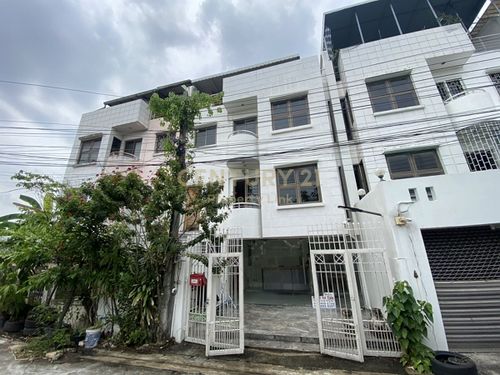 Golden opportunity! 3-storey townhouse, rooftop, Soi Inthamara 40, size 23.8 sq.wa., 500 sq.m. No.59-TH-68008