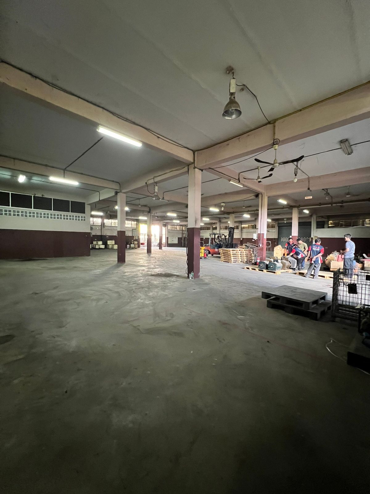 โรงงาน มีใบ รง.4 ขนาด 1800 ตรม++ นครชัยศรี ติดถนนเพชรเกษม  2 ชั้นครึ่ง มีออฟฟิศ ห่าง กรุงเทพ แค่ 35 นาที  – รูปที่ 4