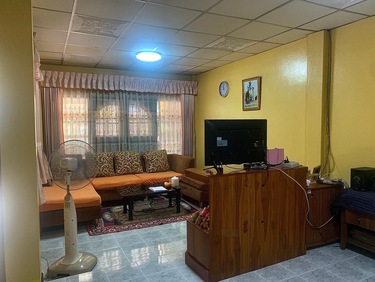 ขายถูกทาวน์เฮาส์ 2 ชั้น พื้นที่ดิน 18 ตรว. โครงการหมู่บ้านอยู่สบาย ใกล้สนามบินสุวรรณภูมิ 30 นาที ใกล้เขตคลองหนึ่ง คลองหลวง ปทุมธานี – รูปที่ 4