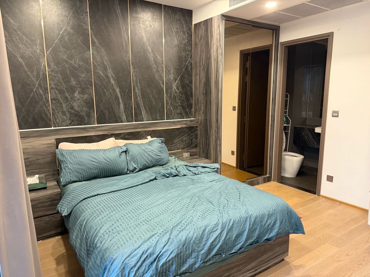 ★ Great value, beautiful room at a price of 6.95. Modern Luxury for you to easily own. In the center of the dungeon The gods are very comfortable near MRT Sam Yan ★ @ Ashton Chula -Silom.