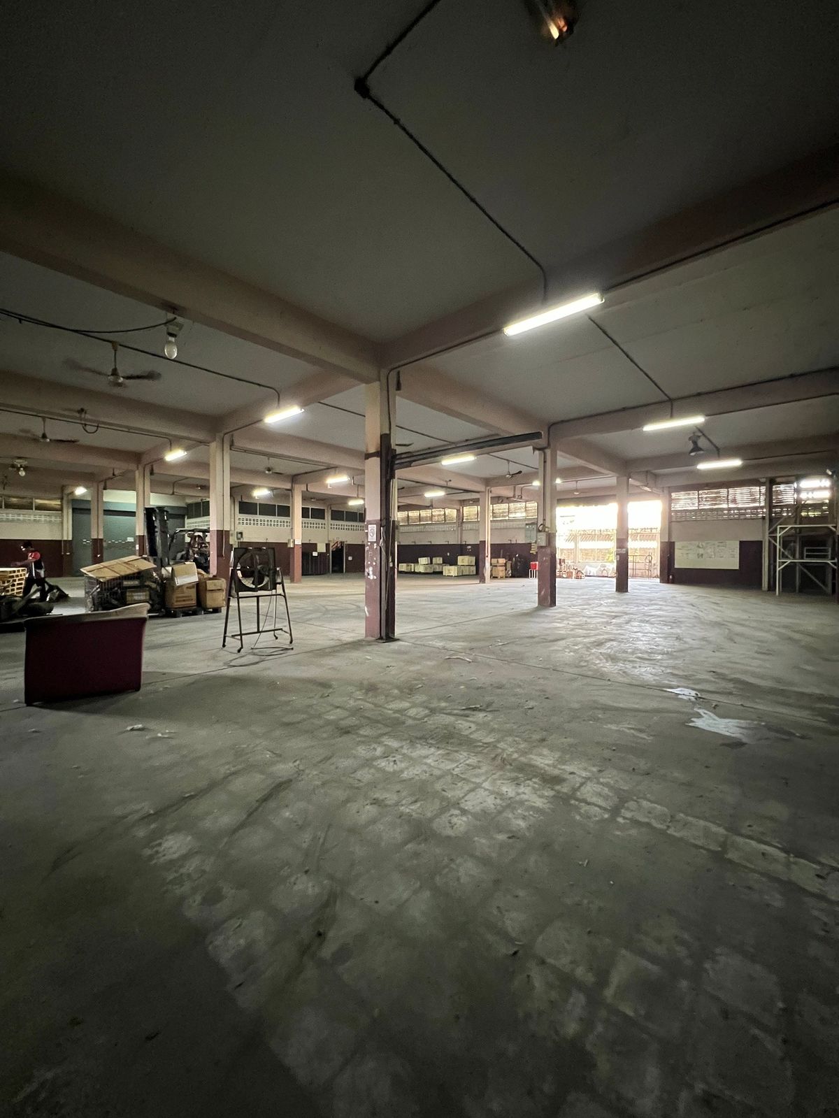 โรงงาน มีใบ รง.4 ขนาด 1800 ตรม++ นครชัยศรี ติดถนนเพชรเกษม  2 ชั้นครึ่ง มีออฟฟิศ ห่าง กรุงเทพ แค่ 35 นาที  – รูปที่ 3