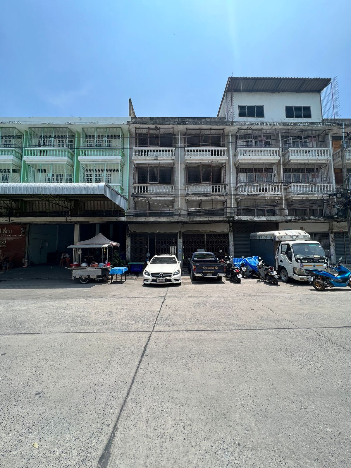 Building 2 Kuha Ekachai 94, 79.4 sq., 40 meters deep, 8 meters wide, worth the price. Building 2 Kuha Ekachai 94, 79.4 sq., 40 meters deep, 8 meters wide, worth the price.