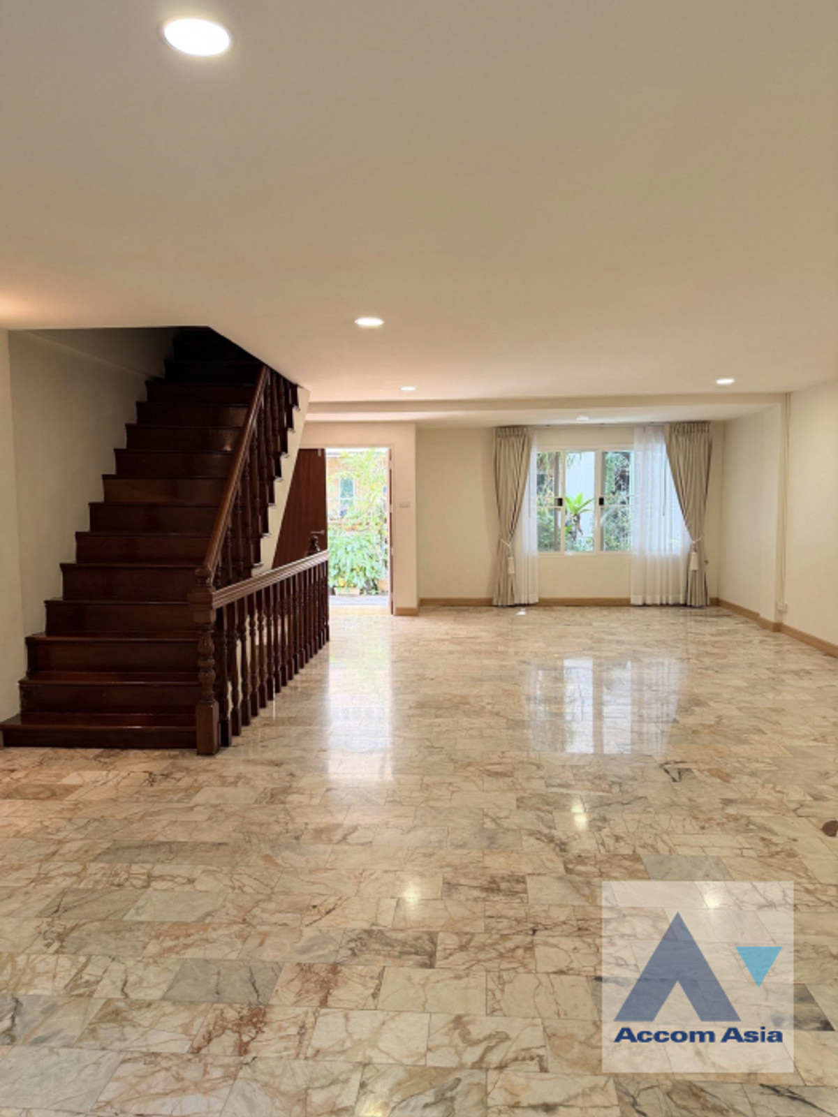 🔼AccomA🔽Home Office 4 Bedrooms Townhouse for Rent in Sathorn, Bangkok near BTS Saint Louis (AA45870) – รูปที่ 2