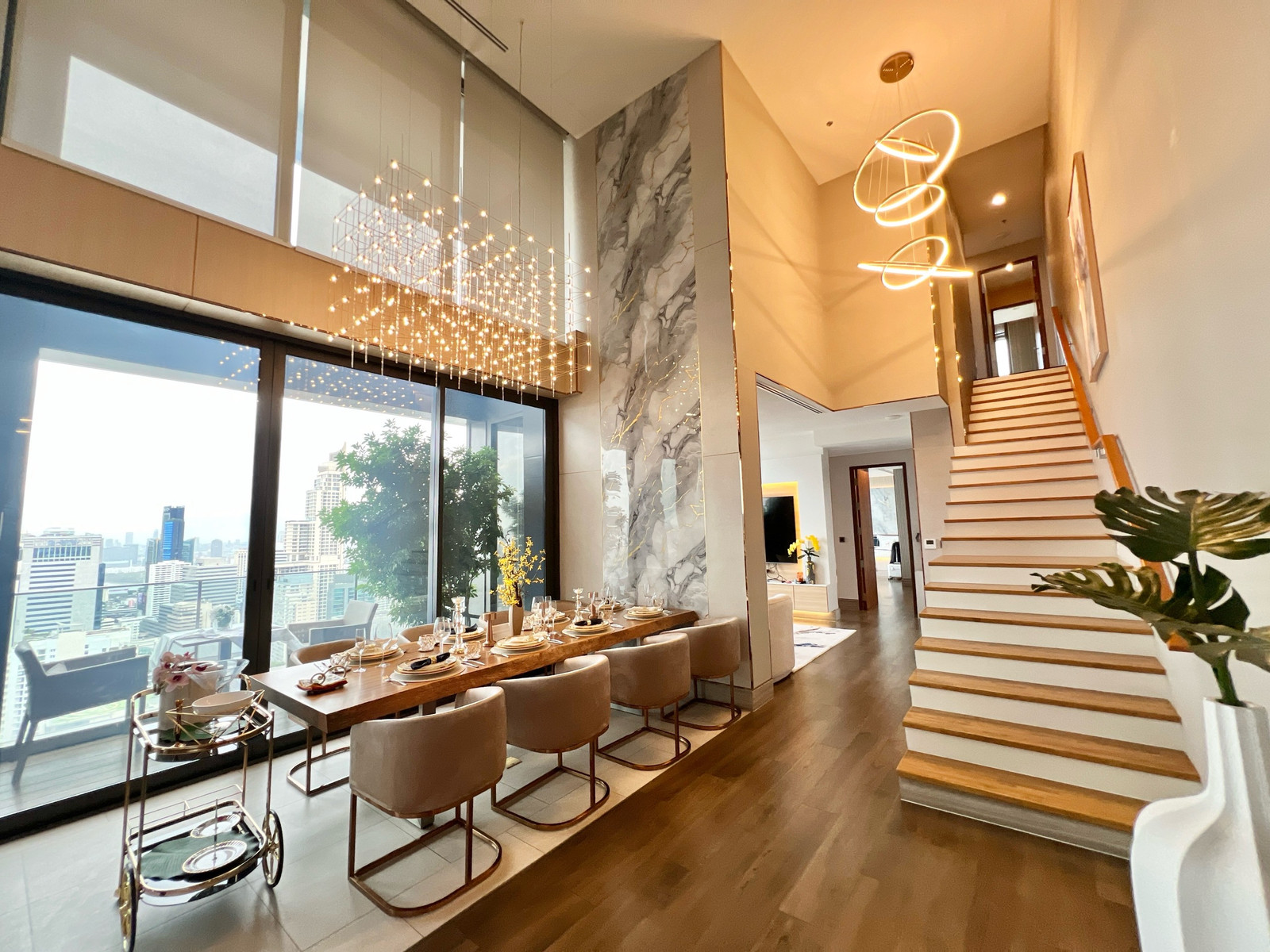 For Sale  : The Esse Singha Complex ( Penthouse)  4bed5bath 300sqm 145 MB