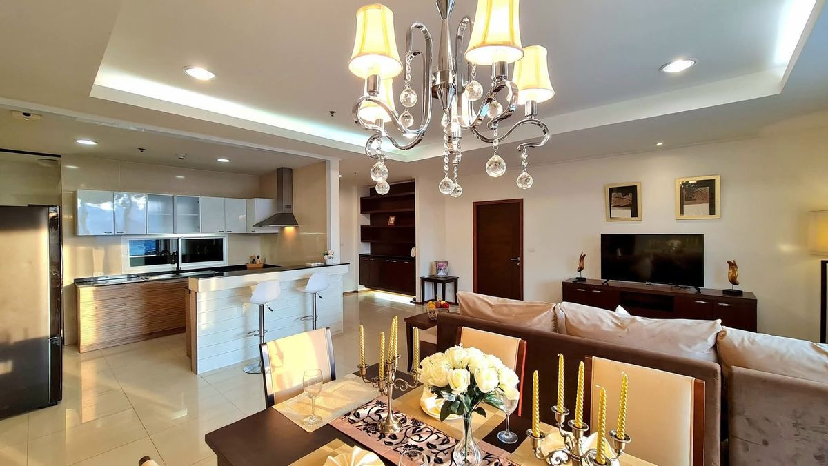 ★ Elegant Interiors ★ ชั้น 10+ ขนาด 289.00 ตร.ม. | 3 ห้องนอน 3 ห้องน้ำ | วิวเมือง | ใกล้ BTS พร้อมพงษ์