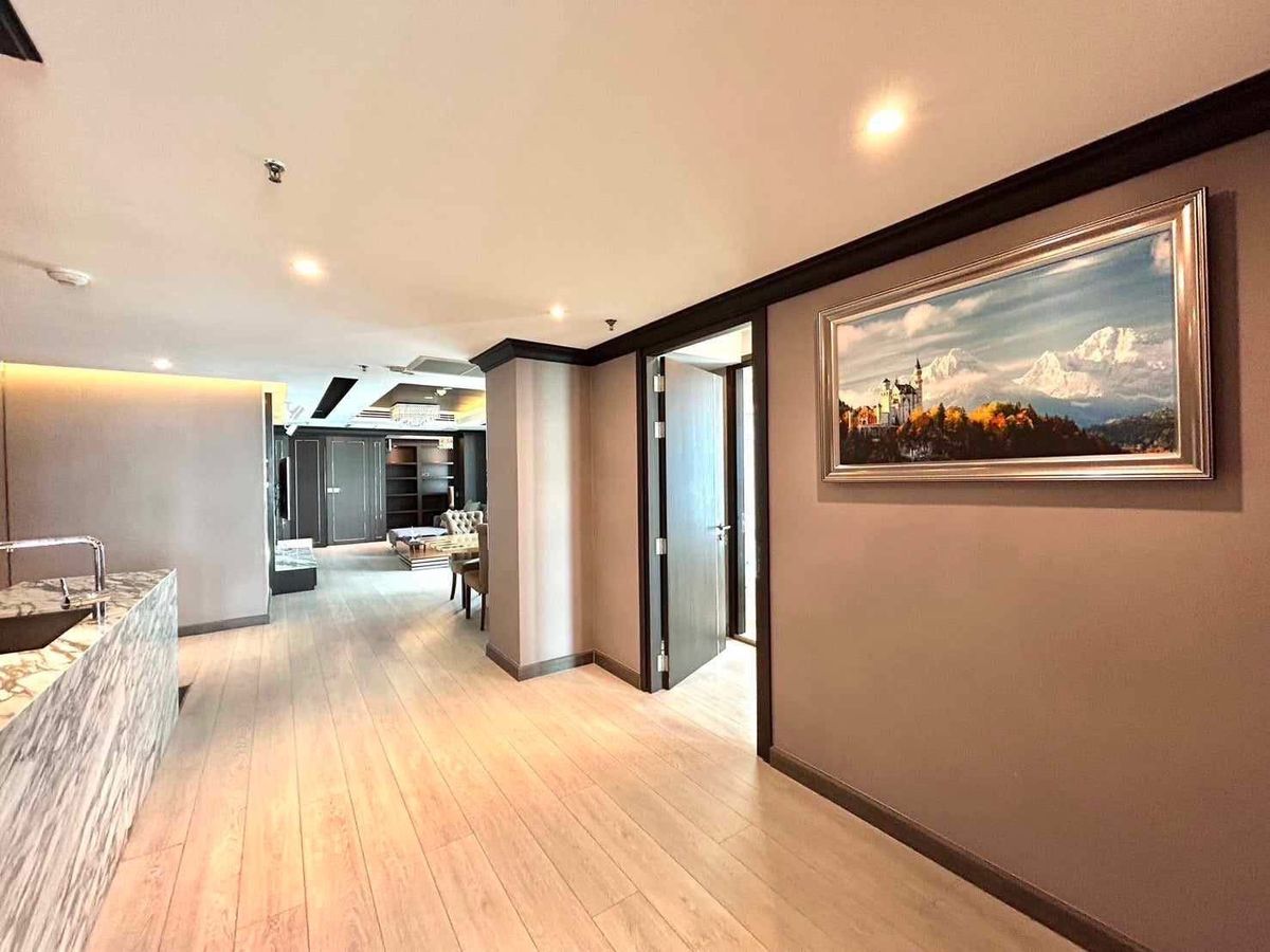 ♠ Spacious Luxury class ♠ ชั้น 20+ ขนาด 133.00 ตร.ม. | 3 ห้องนอน 3 ห้องน้ำ 2 ที่จอดรถ | วิวเมือง | ใกล้ รถไฟฟ้า BTS พร้อมพงษ์, MRT เพชรบุรี สุขุมวิท, ทางด่วนเพชรบุรี – รูปที่ 3