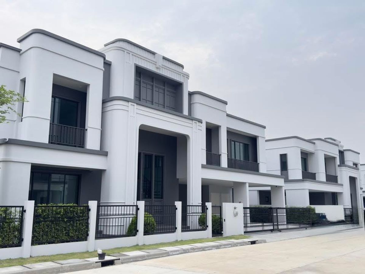 Modern Art Deco House Style ♦ 2 floors | Land size 137.00 sq.w. Usable area 499.00 sq.m. | 5 bedrooms 6 bathrooms 6 Parking | Near Safari World Modern Art Deco House Style ♦ 2 floors | Land size 137.00 sq.w. Usable area 499.00 sq.m. | 5 bedrooms 6 bathrooms 6 Parking | Near Safari World