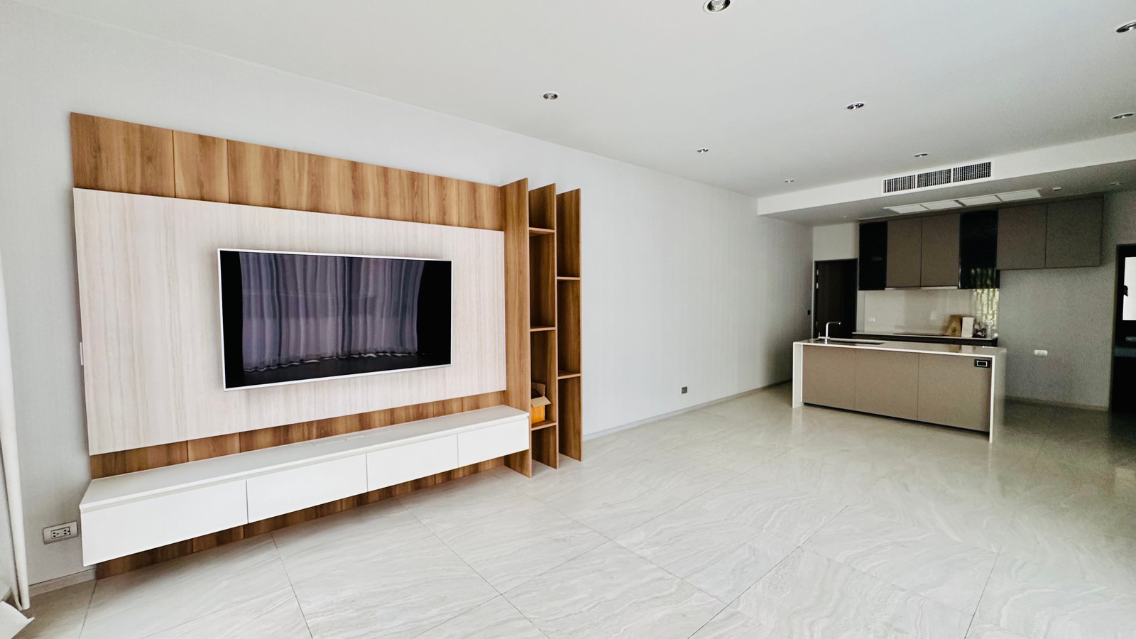 บ้านเช่า/ขาย ในโครงการ วนาเรสซิเดนซ์ กรุงเทพกรีฑา  บิวอิน+ลิฟท์ บ้าน 3 ชั้น 4นอน 5 น้ำ ซอยติด รร.นานาชาติเวลลิงตัน – รูปที่ 4