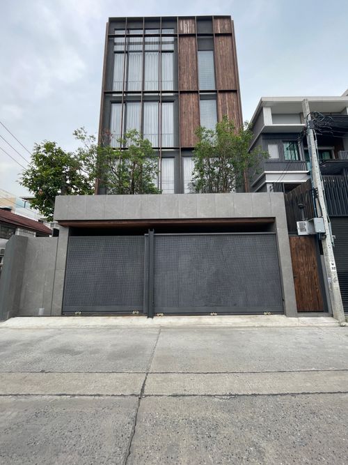 Belinda luxury single house, Pool Villa, Jia Pool Residence, 4 floors, living area 640 sq.m., 3 bedrooms, 4 bathrooms, 3 parking spaces, complete with furniture and electrical appliances. With a swimming pool and private elevator, near Harrow Internationa