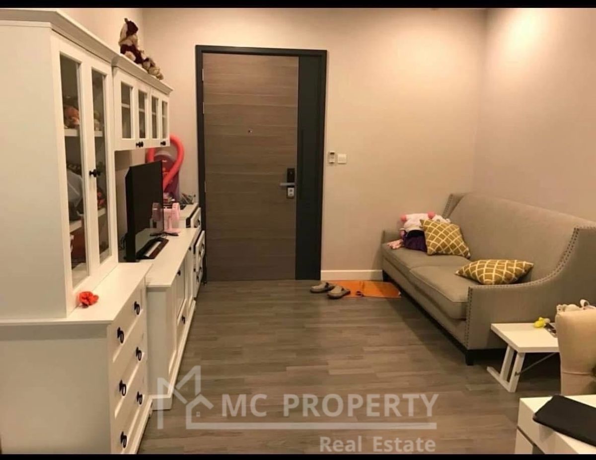 ห้อง Sathorn Pun Road 1 ห้องนอน 45sqm ขายเพียง 6MB โปรดติดต่อ 0816878954