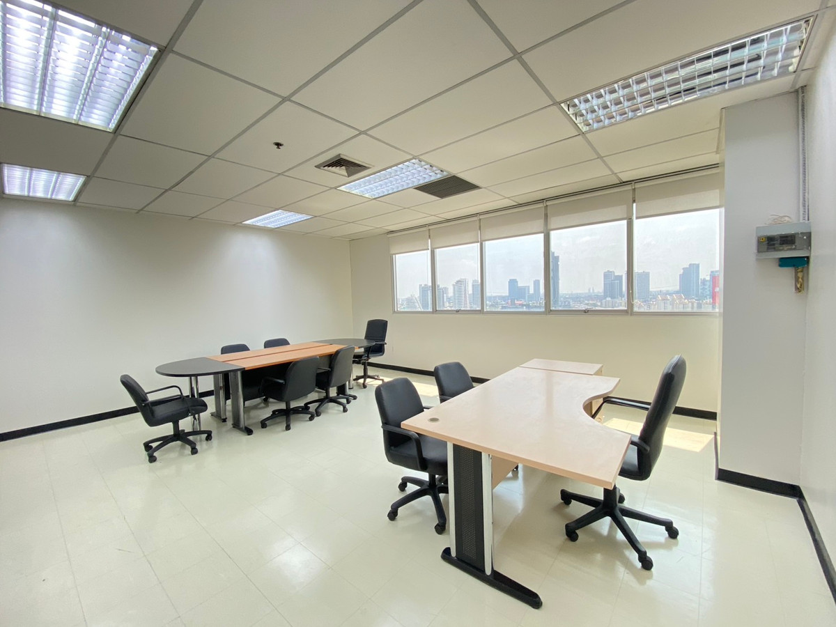Office for rent Ready to start work 📍 Area 52 sq.m., the best location in the Jatujhak intersection Office for rent Ready to start work 📍 Area 52 sq.m., the best location in the Jatujhak intersection