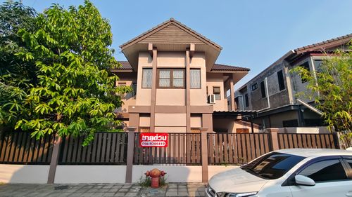 For sale, 2 and a half storey detached house, corner house, Kittinivet Village, Hua Mak.