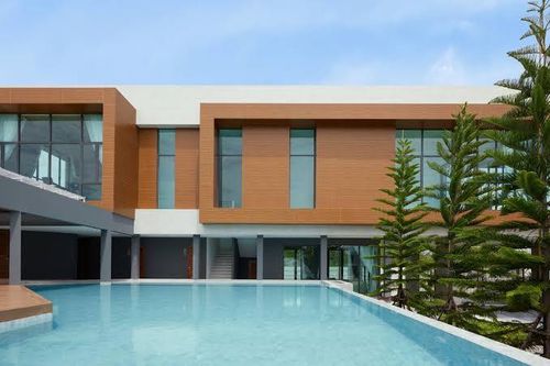 🏡 For Rent: Luxury 2-Storey Home – Fully furnished, pet-friendly, perfect for large families. Ready to move in. Prime location near Mega Bangna and international schools, just 1 km from the expressway.