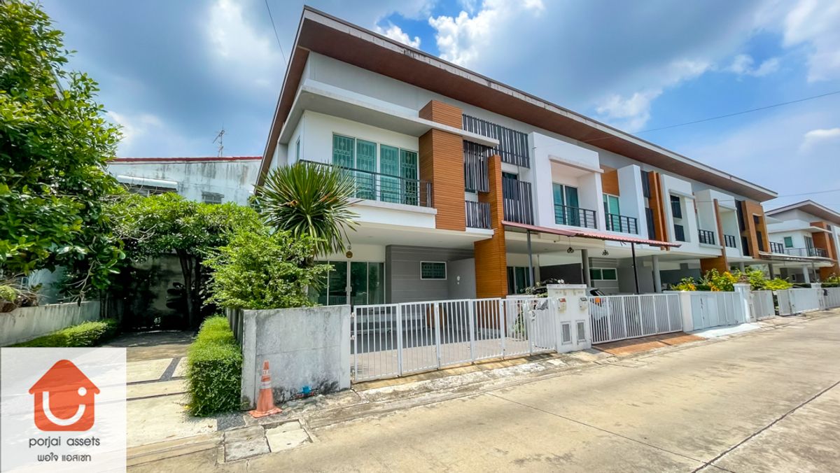 House for sale, 2 -story townhome, after the Rim Vivala, Ramkhamhaeng, location on the main road. Near the Kanchanaphisek Ring Good price! House for sale, 2 -story townhome, after the Rim Vivala, Ramkhamhaeng, location on the main road. Near the Kanchanaphisek Ring Good price!