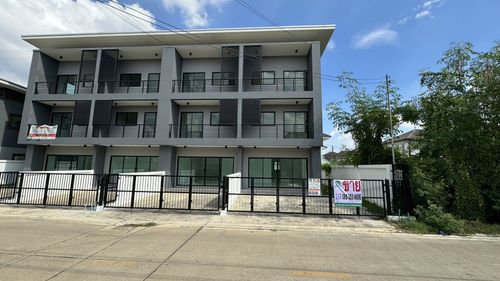 3 -story townhouse, 2 -story twin house, new house, built by yourself Take care like your own home Use quality materials #Rangsit Khlong 2