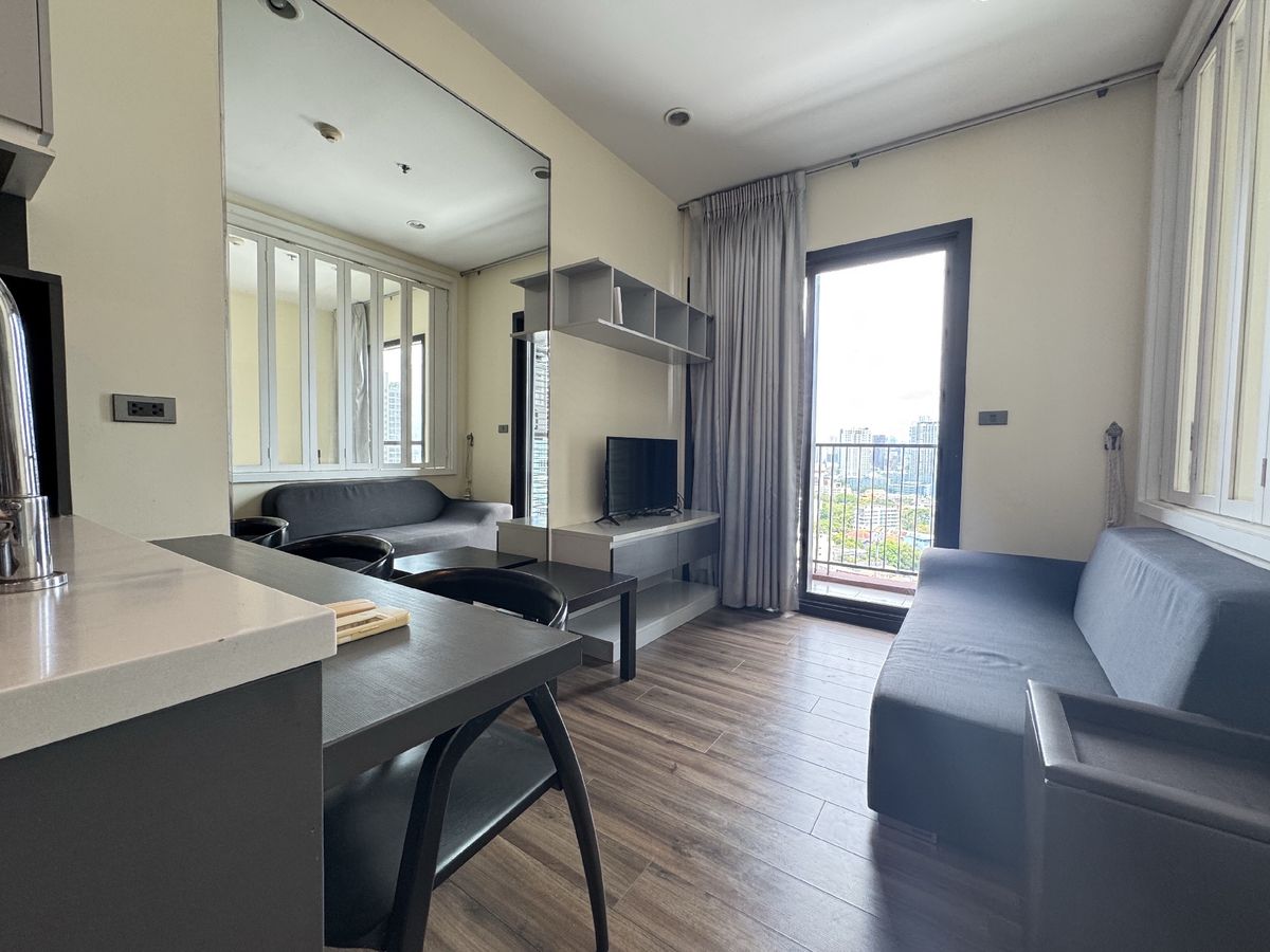 Wyne Sukhumvit. Beautiful room. Book now. Lineid: @habitant (with@) ahead. Wyne Sukhumvit. Beautiful room. Book now. Lineid: @habitant (with@) ahead.