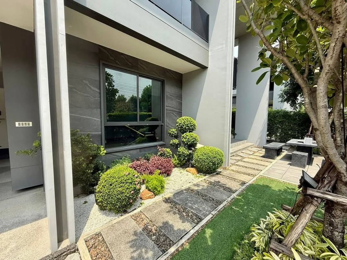 ❖Ready to move in ❖ 2 Storey single house | 82.00 sq.w. 280.00 sq.m. | 4 bedrooms, 4 bathrooms | Near Little Walk Krungthep Kreetha 5 mins., Market Place Krungthep Kreetha 8 mins., Wellington International School 9 mins. – รูปที่ 2