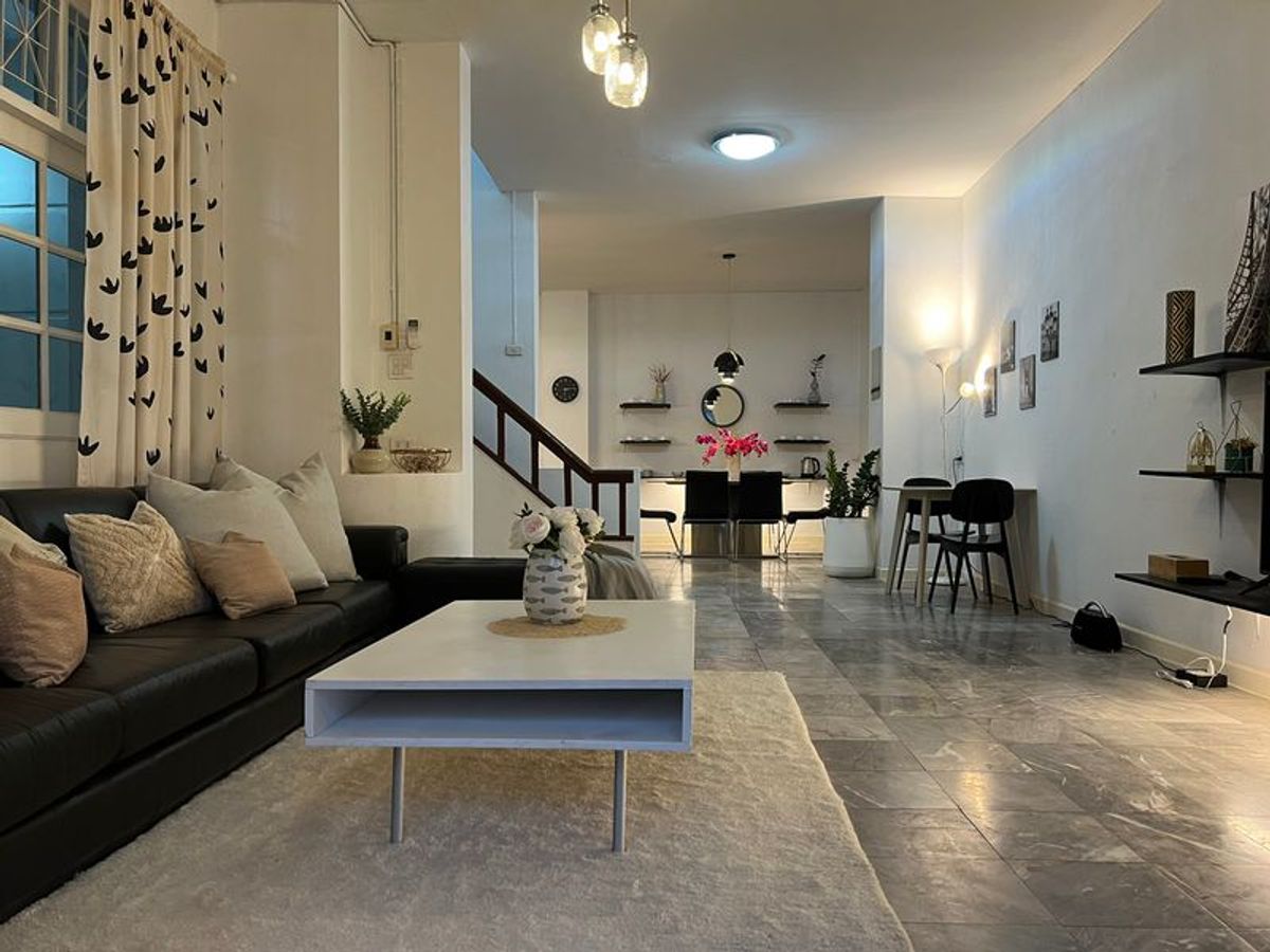 ให้เช่าบ้าน Fully furnished พร้อมเข้าอยู่ ศรีนครินทร์24 มี4ห้องนอน4ห้องน้ำ ราคาเช่าเดือนละ40,000บาท – รูปที่ 3