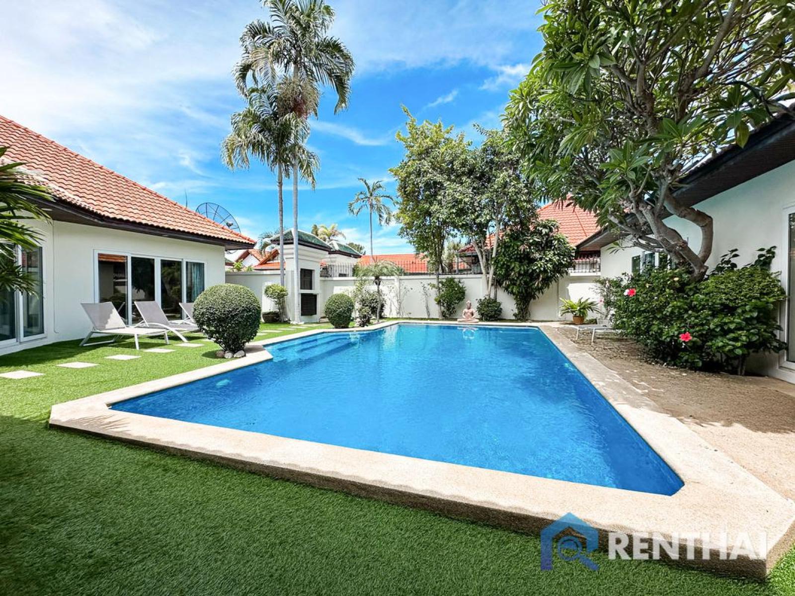 Luxury 5bed View Talay Villa in Pattaya with Pool & Garden - 26 M Thb, Fully Furnished Luxury 5bed View Talay Villa in Pattaya with Pool & Garden - 26 M Thb, Fully Furnished