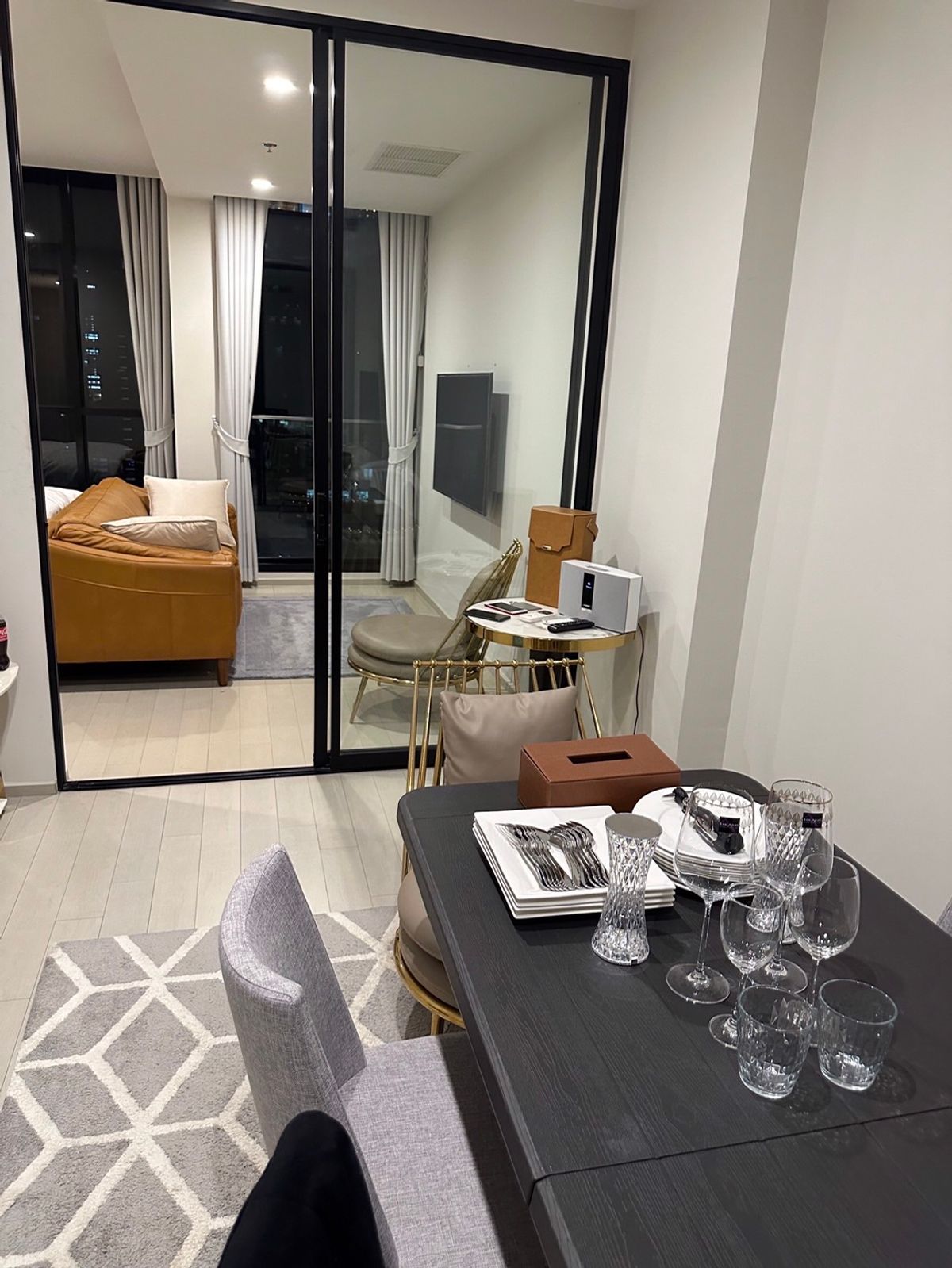 for rent condo Noble Ploenchit fully furnished (S15-14007) for rent condo Noble Ploenchit fully furnished (S15-14007)